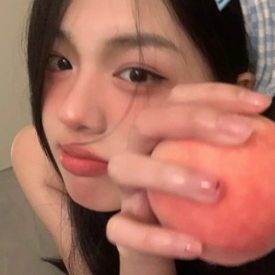 她比烟花寂寞